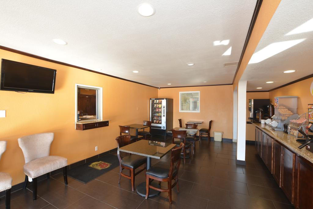 Super 8 By Wyndham Midwest City Ok Exteriér fotografie